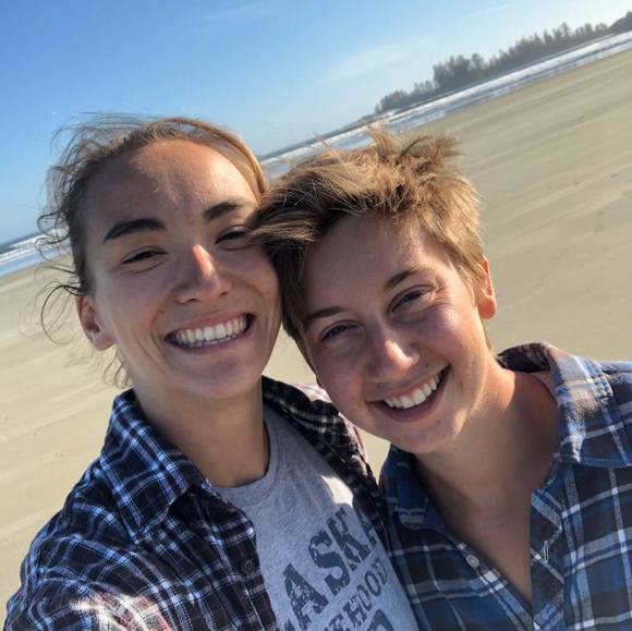 Meet your Posher, Mia - Picture 1 of 1